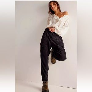 Free People Hazel Pull On Drop Waist Jeans Cargo Pockets Smocked Waist Black